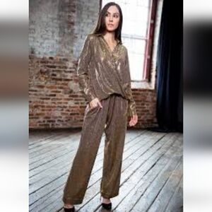 NWT $680 Chloe Kristyn 2 Pieces Sequin Gold Pants and Button Down Blouse Size L